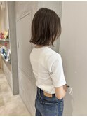 YOKE 切りっぱなしボブ外ハネボブオリーブグレージュハイライト