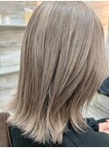 ミルクティーベージュ×切りっぱなしボブ