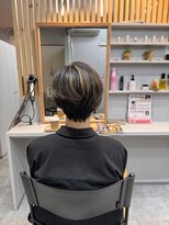 コロレ(COLORE)&nbsp;動きが出るレディースショート×束感ハイライト