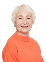 えがお美容室 奈良店&nbsp;エレガントに白髪を楽しむ！大人世代のグレイシャスショート