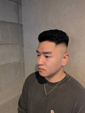 ワンワンオー バーバーショップ コンチネンタル(@110 BARBER SHOP continental) サイドパート