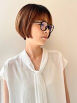 ヘアーオーパス 首元スッキリ見え×タイトショートボブ