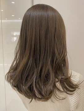 アピッシュ ギンザ(apish ginza) tomo【髪質改善オイルカラー アッシュベージュ】