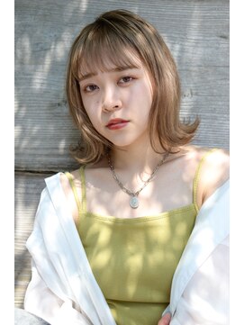 ビーワールド(B WORLD) 重×軽ミディアム~ミルクティーベージュ【藤枝/髪質改善】