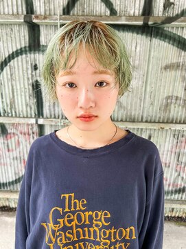 トゥコ(tuco) マッシュショート くせ毛 グリーンカラー ルーツカラー