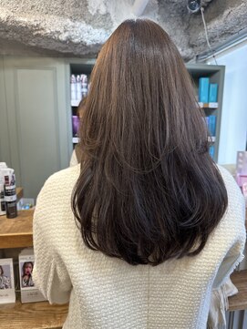 アリスバイアフロート 自由が丘(ALICe by AFLOAT) レイヤーカット／オリーブベージュ