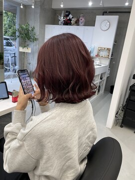 リリアン(ReLien) 切りっぱなしボブ×チェリーピンク