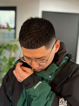 ヘアーラボ 樟葉(Hair Labo) クロップ スキンフェード 南楠葉