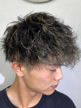 ナイロン(NYLON) ツイストパーマ