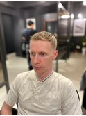 大人外国人風アーミーショートフェード：大村　大心