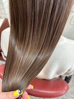 ロマンヤカタ ファース(ROMAN YAKATA fars) 髪質改善カラーで艶ブラウンカラー!@田島(2025/12)