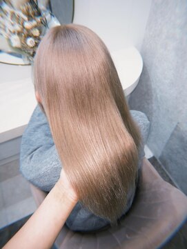 ラビス(Lovis) 大人ガーリー/似合わせカット/ミディアムレイヤー