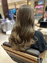 ヘアリゾート粋 ティガ 池袋店(tiga)&nbsp;透明感アッシュグレージュ/レイヤーカット/ロング