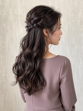 モト 船橋(moto) 韓国お呼ばれヘア上品艶髪ねじりハーフアップ後れ毛セット船橋