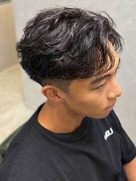 ディスイズバーバーフォース(THIS IS BARBER 4th) フェザーパーマ ナチュラルパーマ サイドパート メンズパーマ