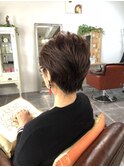 キャリアウーマンのためのショートカット。