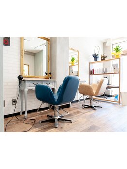 【逗子駅徒歩5分】光が差し込む、開放的なサロンで至福のひと時を過ごしませんか？髪のお悩み解決します☆