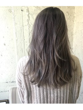 ペネロープ(Penelope) 透明感◎/グレージュ/極細ハイライト　担当　夕島