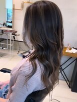 シェルハ(SHELHA)&nbsp;【Haruki】大人バレイヤージュ×グレージュ