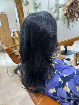 レイファ(REIFA) ロングヘア　グレーカラーリング