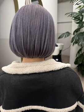 ネウィ ハウオリ 札幌駅前(newi hau'oli) ハイトーン/シルバー/似合わせカット