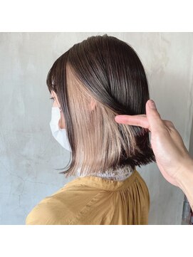 サクラ オモテサンドウ(SAKURA) インナーカラーボブ×インナーカラーホワイトベージュ