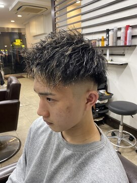 リレーションメンズヘアー(RELATION MEN'S HAIR) メンズ髪型ツイストパーマフェザーパーマスパイキーショート