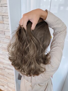 ジュリアンマーラ(Julien Mara) 大人ベージュ