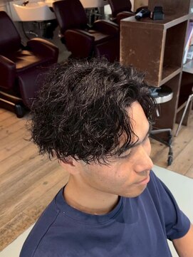 フィフス(fifth) 原宿縦落ちツイストスパイラルパーマセンターパートカットfifth