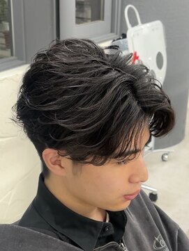 アウラ(AURA) フェザーショート/フェザーパーマ/ラウンドマッシュ/ショート