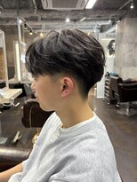 エスティー(S.T)&nbsp;センターパートフェザーパーマ