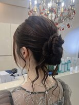 オフ(off)&nbsp;ルーズお団子ヘア|メッシーバン|結婚式|お呼ばれ|推し活