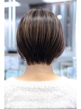シーハウス(C-HOUSE)&nbsp;大人ショート×白髪ぼかしハイライト