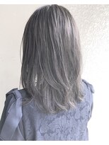 ヘアーアンドアトリエ マール(Hair&Atelier Marl)&nbsp;【Marl】ハイライトグレージュの外国人風セミディ♪