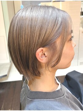 ニフティ(NIFTY) ミルクティーベージュ×丸みショート/透明感/熊本/上通