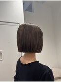 透明感グレージュ切りっぱなしボブ