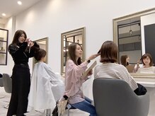 イーチエフ(each f.)の雰囲気（実力派ぞろいのスタッフ達♪人気の透明感カラーも◎[髪質改善]）