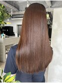 髪質改善酸性ストレートとブリーチしない透明感カラーが得意です