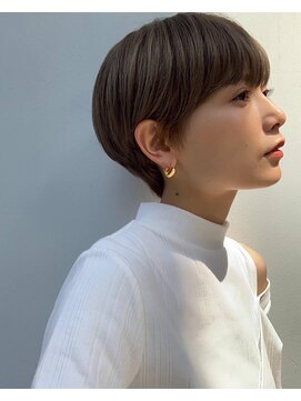 ハルキミナト メゾン(HM MAISON) 30代40代50代耳かけショート前髪なしハンサムショートカット