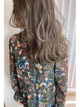 クレッセント ベイ(Crescent Bay) マーメイドアッシュ/グラマラス カール/毛先パーマ/くせ毛風