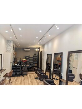 リラックスできる隠れ家サロン◇武蔵小杉駅徒歩3分！プライベート空間で話題の髪質改善をご堪能ください♪