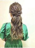 ロングヘアアレンジ // ねじり編み込み × ハーフアップ