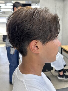 フイ 代々木(Hui) メンズ/アップバング/ツーブロックマッシュ/束感ショート波巻き