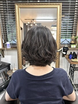 アンテナ(ANTENNA) コテ巻き風パーマスタイル