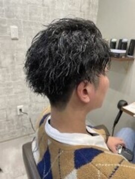 チラックス(ChilluX) 無造作ツイストスパイラルパーマ