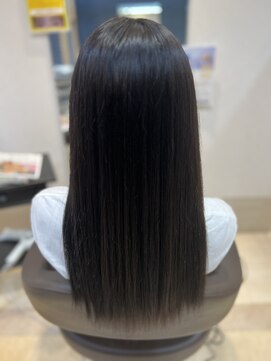 ヴィヴァーチェイルソーレ(VIVACE ilsole) 20代30代40代黒髪暗色アッシュ髪質改善カラー艶感ストレート