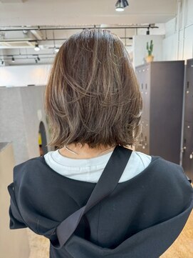 メリー オオサカ(Merly Osaka) ミディアムレイヤー×透け感ベージュ