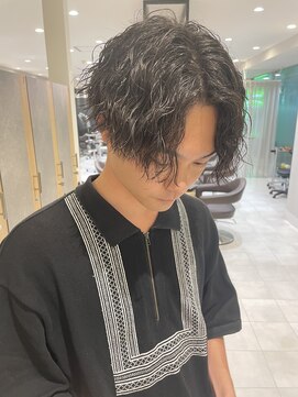アース 錦糸町店(HAIR&MAKE EARTH) ～ 波巻き × ツイストスパイラル × センターパート ～