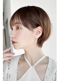 顔まわりで魅せるコンパクトショート