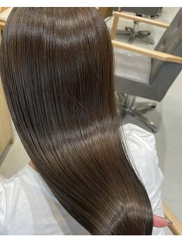 ヘアー アンド ビューティー リル(rille)の写真/忙しい毎日でも続くツヤ髪を叶える贅沢ケア♪ぴったりのケアをご提案◎今までにないツヤと手触りを実感!